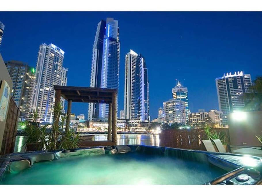 Surfers Reflections Amazing Views From Your Spa! Villa Gold Coast Exterior photo