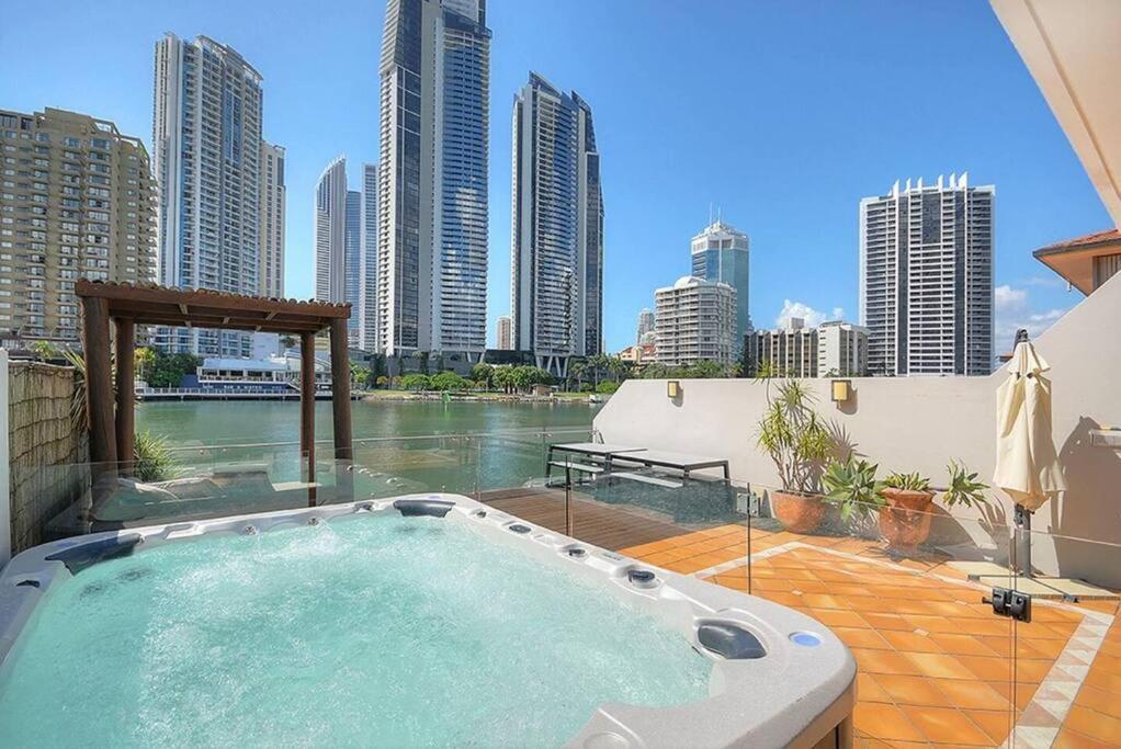 Surfers Reflections Amazing Views From Your Spa! Villa Gold Coast Exterior photo